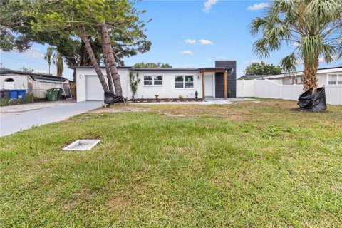 Casa en venta en Tampa, Florida, 4 dormitorios, 138.7 m2 № 2198081 - foto 2