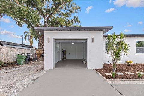 Casa en venta en Tampa, Florida, 4 dormitorios, 138.7 m2 № 2198081 - foto 22