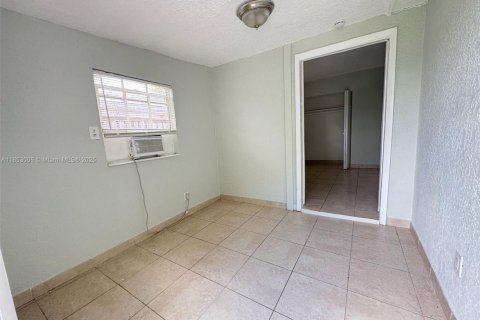 Villa ou maison à louer à Pompano Beach, Floride: 2 chambres, 85.56 m2 № 1877574 - photo 11