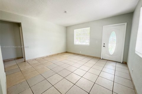 Villa ou maison à louer à Pompano Beach, Floride: 2 chambres, 85.56 m2 № 1877574 - photo 14