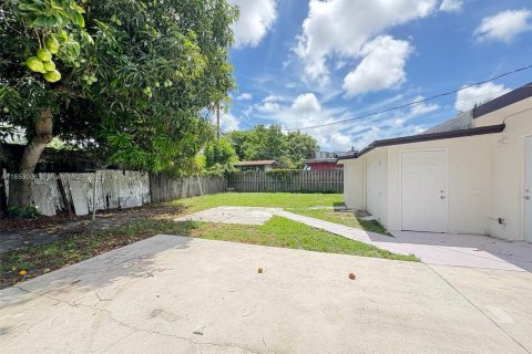 Villa ou maison à louer à Pompano Beach, Floride: 2 chambres, 85.56 m2 № 1877574 - photo 7