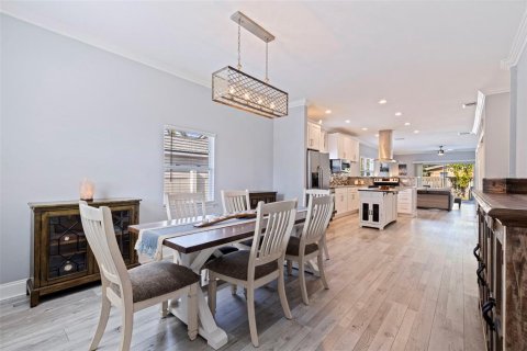 Casa en venta en Saint Petersburg, Florida, 3 dormitorios, 159.42 m2 № 2149669 - foto 2