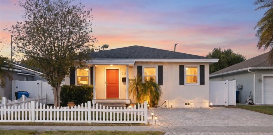 Casa en Saint Petersburg, Florida 3 dormitorios, 159.42 m2 № 2149669