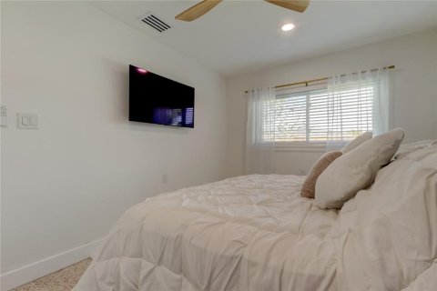 House in Dunedin, Florida 3 bedrooms, 123.65 sq.m. № 1613321 - photo 30