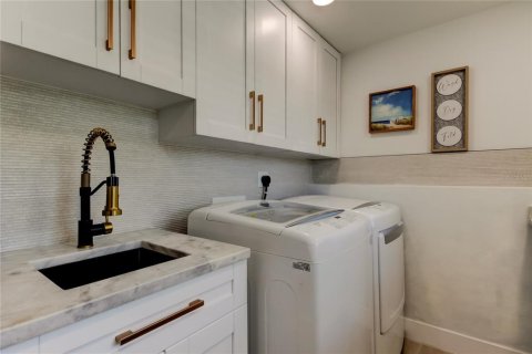 House in Dunedin, Florida 3 bedrooms, 123.65 sq.m. № 1613321 - photo 27
