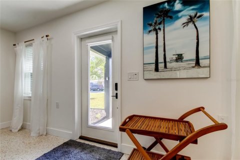 House in Dunedin, Florida 3 bedrooms, 123.65 sq.m. № 1613321 - photo 4