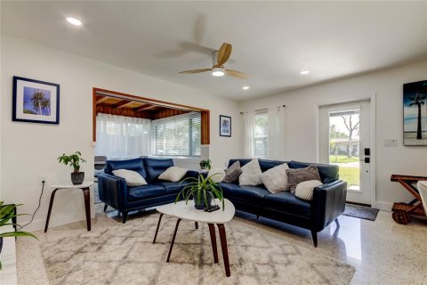 House in Dunedin, Florida 3 bedrooms, 123.65 sq.m. № 1613321 - photo 9