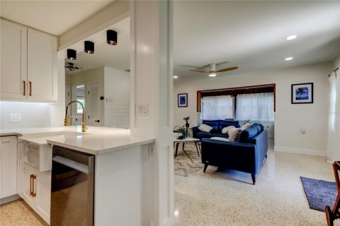 House in Dunedin, Florida 3 bedrooms, 123.65 sq.m. № 1613321 - photo 15