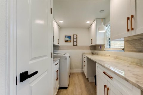 House in Dunedin, Florida 3 bedrooms, 123.65 sq.m. № 1613321 - photo 26