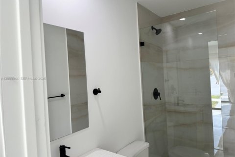 Villa ou maison à louer à Florida City, Floride: 5 chambres, 176.7 m2 № 2338448 - photo 21