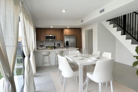 Villa ou maison à louer à Florida City, Floride: 5 chambres, 176.7 m2 № 2338448 - photo 3