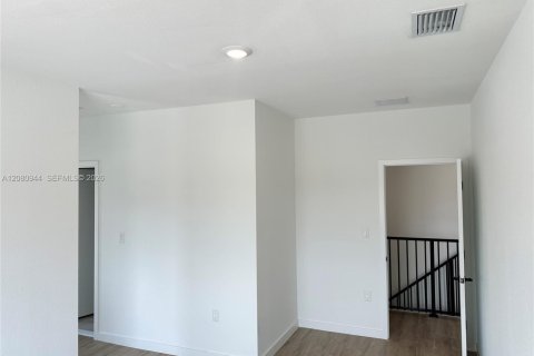Villa ou maison à louer à Florida City, Floride: 5 chambres, 176.7 m2 № 2338448 - photo 14