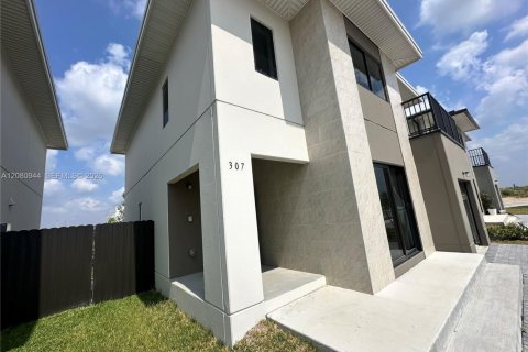 Villa ou maison à louer à Florida City, Floride: 5 chambres, 176.7 m2 № 2338448 - photo 11