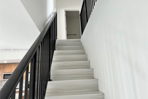 Villa ou maison à louer à Florida City, Floride: 5 chambres, 176.7 m2 № 2338448 - photo 17