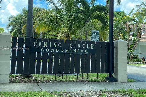 Copropriété à vendre à Miami, Floride: 1 chambre, 65.96 m2 № 1952532 - photo 1