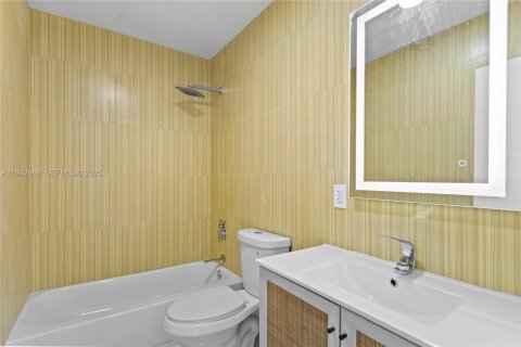 Casa en alquiler en North Miami Beach, Florida, 3 dormitorios, 111.02 m2 № 1991149 - foto 29