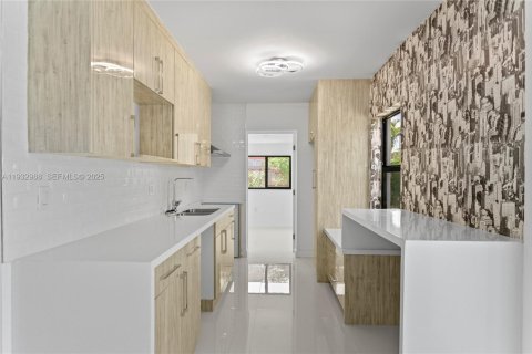 Casa en alquiler en North Miami Beach, Florida, 3 dormitorios, 111.02 m2 № 1991149 - foto 12