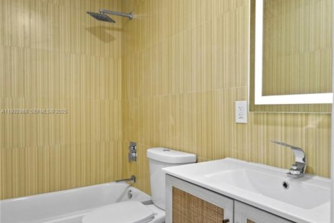 Casa en alquiler en North Miami Beach, Florida, 3 dormitorios, 111.02 m2 № 1991149 - foto 28