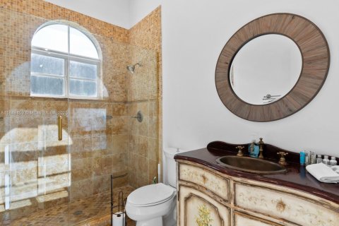 House in Hollywood, Florida 5 bedrooms, 187.66 sq.m. № 2018908 - photo 26