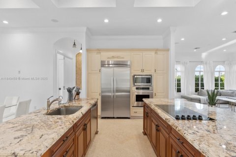 House in Hollywood, Florida 5 bedrooms, 187.66 sq.m. № 2018908 - photo 13