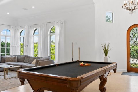 House in Hollywood, Florida 5 bedrooms, 187.66 sq.m. № 2018908 - photo 6