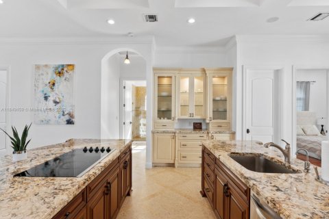 House in Hollywood, Florida 5 bedrooms, 187.66 sq.m. № 2018908 - photo 14