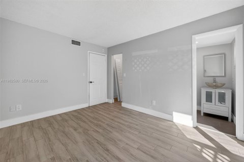 Купить кондоминиум в Майами, Флорида 2 спальни, 87.79м2, № 2023786 - фото 24