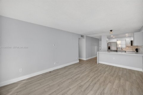 Купить кондоминиум в Майами, Флорида 2 спальни, 87.79м2, № 2023786 - фото 13