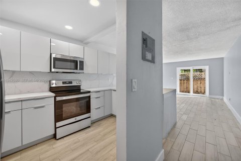 Купить кондоминиум в Майами, Флорида 2 спальни, 87.79м2, № 2023786 - фото 6