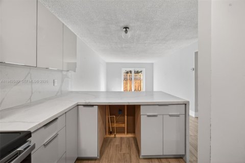 Купить кондоминиум в Майами, Флорида 2 спальни, 87.79м2, № 2023786 - фото 7