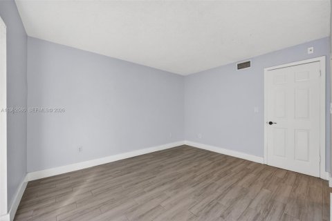 Купить кондоминиум в Майами, Флорида 2 спальни, 87.79м2, № 2023786 - фото 25