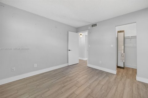 Купить кондоминиум в Майами, Флорида 2 спальни, 87.79м2, № 2023786 - фото 19