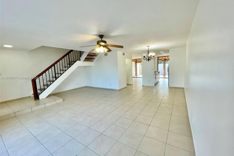 Adosado en venta en Miami, Florida, 3 dormitorios, 162.95 m2 № 1980433 - foto 6
