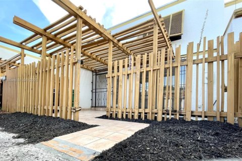 Adosado en venta en Miami, Florida, 3 dormitorios, 162.95 m2 № 1980433 - foto 5