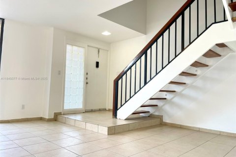 Adosado en venta en Miami, Florida, 3 dormitorios, 162.95 m2 № 1980433 - foto 25