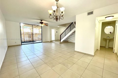 Adosado en venta en Miami, Florida, 3 dormitorios, 162.95 m2 № 1980433 - foto 30