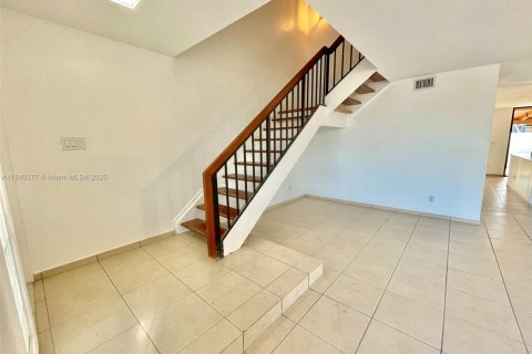 Adosado en venta en Miami, Florida, 3 dormitorios, 162.95 m2 № 1980433 - foto 11