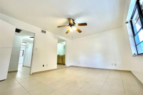 Adosado en venta en Miami, Florida, 3 dormitorios, 162.95 m2 № 1980433 - foto 13