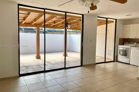 Adosado en venta en Miami, Florida, 3 dormitorios, 162.95 m2 № 1980433 - foto 23