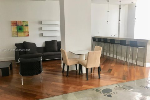 Condo in Miami, Florida, 1 bedroom  № 1702771 - photo 10