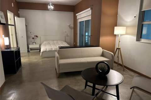 Condo in Miami, Florida, 1 bedroom  № 1702771 - photo 3