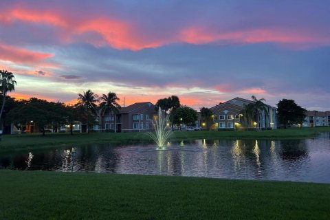 Condo in Lake Worth, Florida, 3 bedrooms № 2269291