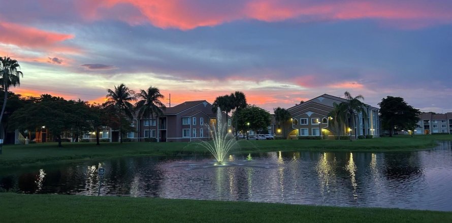 Condo in Lake Worth, Florida, 3 bedrooms  № 2269291