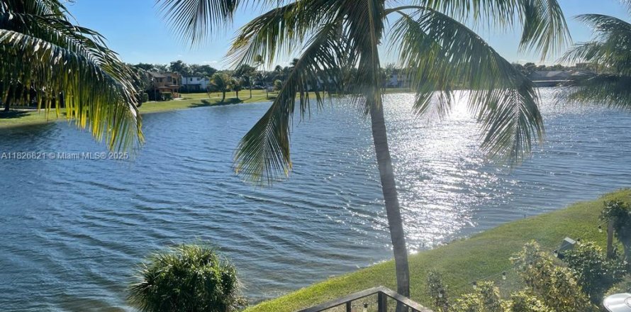 Condo à Hialeah, Floride, 3 chambres № 1797121