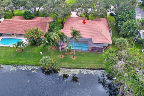 House in Delray Beach, Florida 3 bedrooms, 232.07 sq.m. № 1120263 - photo 1