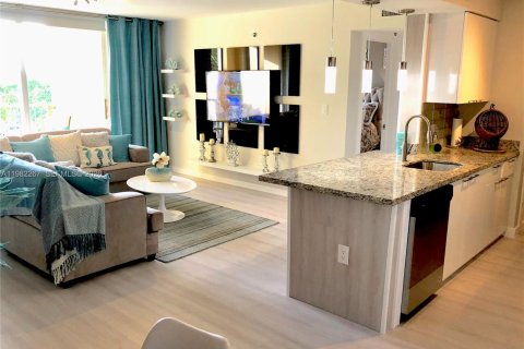 Кондоминиум с 1 спальней в Авентура, Флорида № 2045039