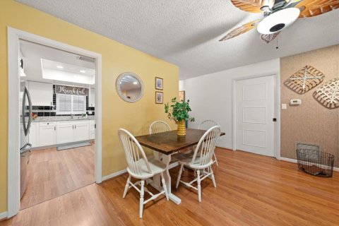House in Clearwater, Florida 2 bedrooms, 141.86 sq.m. № 2227264 - photo 7