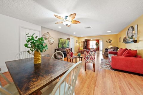 House in Clearwater, Florida 2 bedrooms, 141.86 sq.m. № 2227264 - photo 9