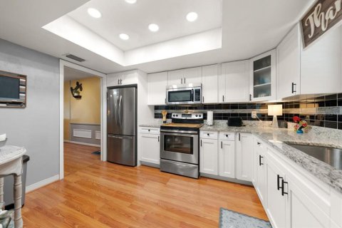 House in Clearwater, Florida 2 bedrooms, 141.86 sq.m. № 2227264 - photo 4