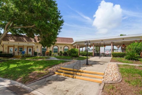 House in Clearwater, Florida 2 bedrooms, 141.86 sq.m. № 2227264 - photo 25